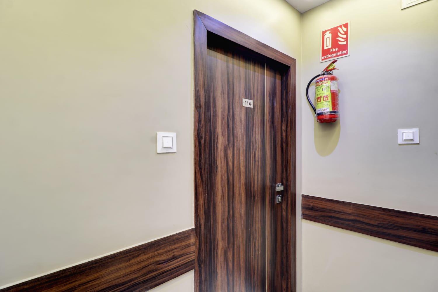 Hotel New Blue Sapphire Residency Mumbai  Buitenkant foto