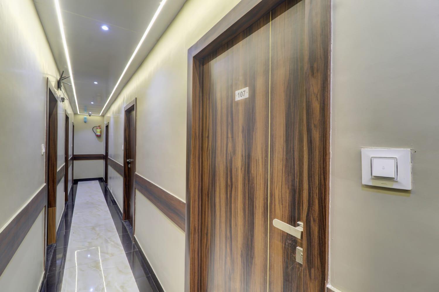 Hotel New Blue Sapphire Residency Mumbai  Buitenkant foto
