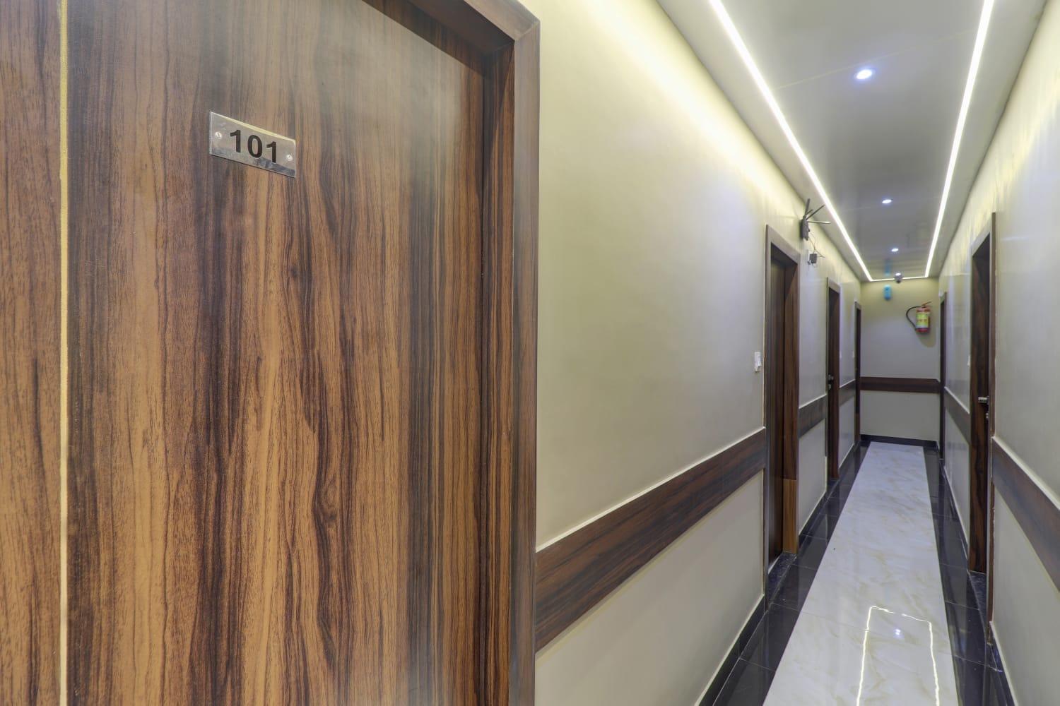 Hotel New Blue Sapphire Residency Mumbai  Buitenkant foto