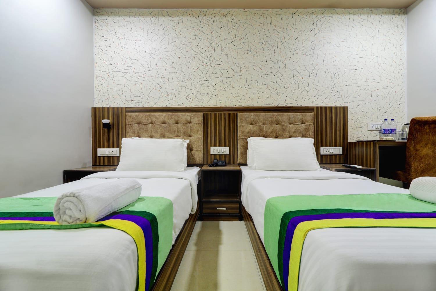 Hotel New Blue Sapphire Residency Mumbai  Buitenkant foto