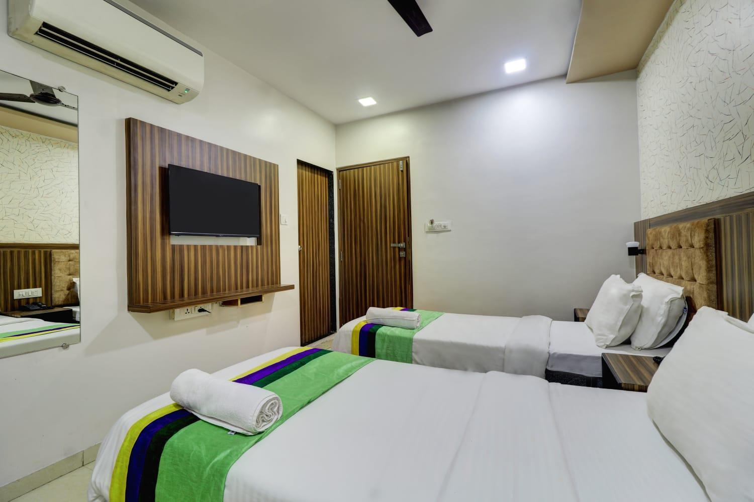 Hotel New Blue Sapphire Residency Mumbai  Buitenkant foto